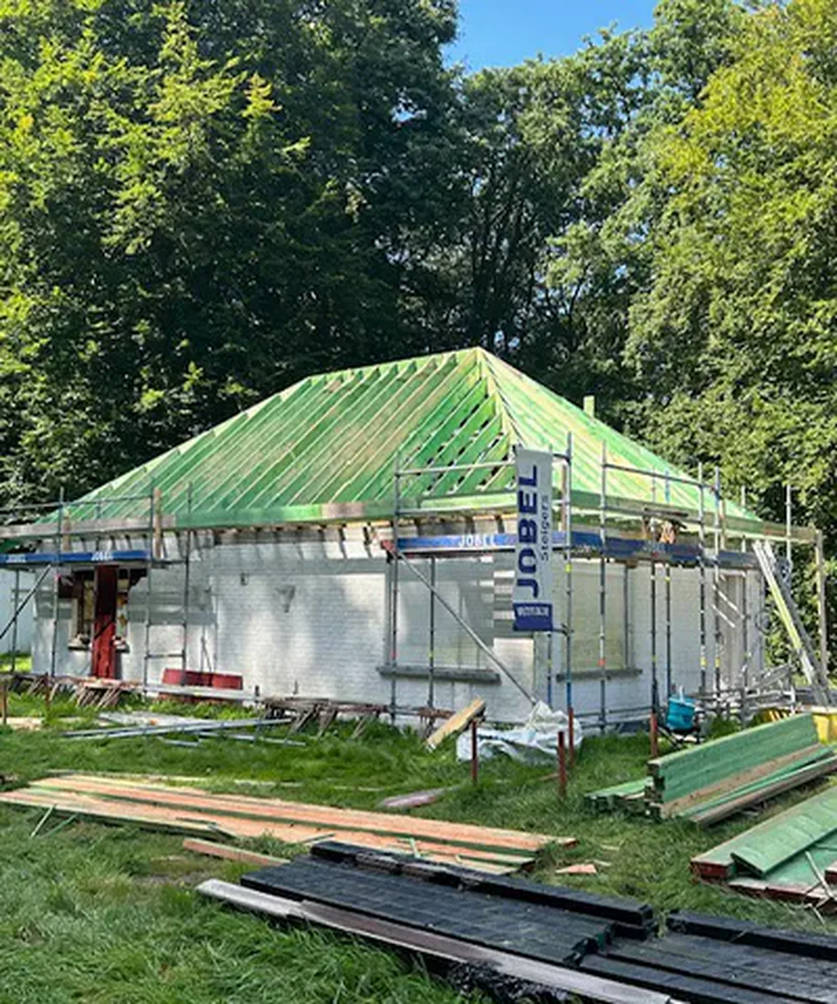 Dakconstructie voor een aanbouw
