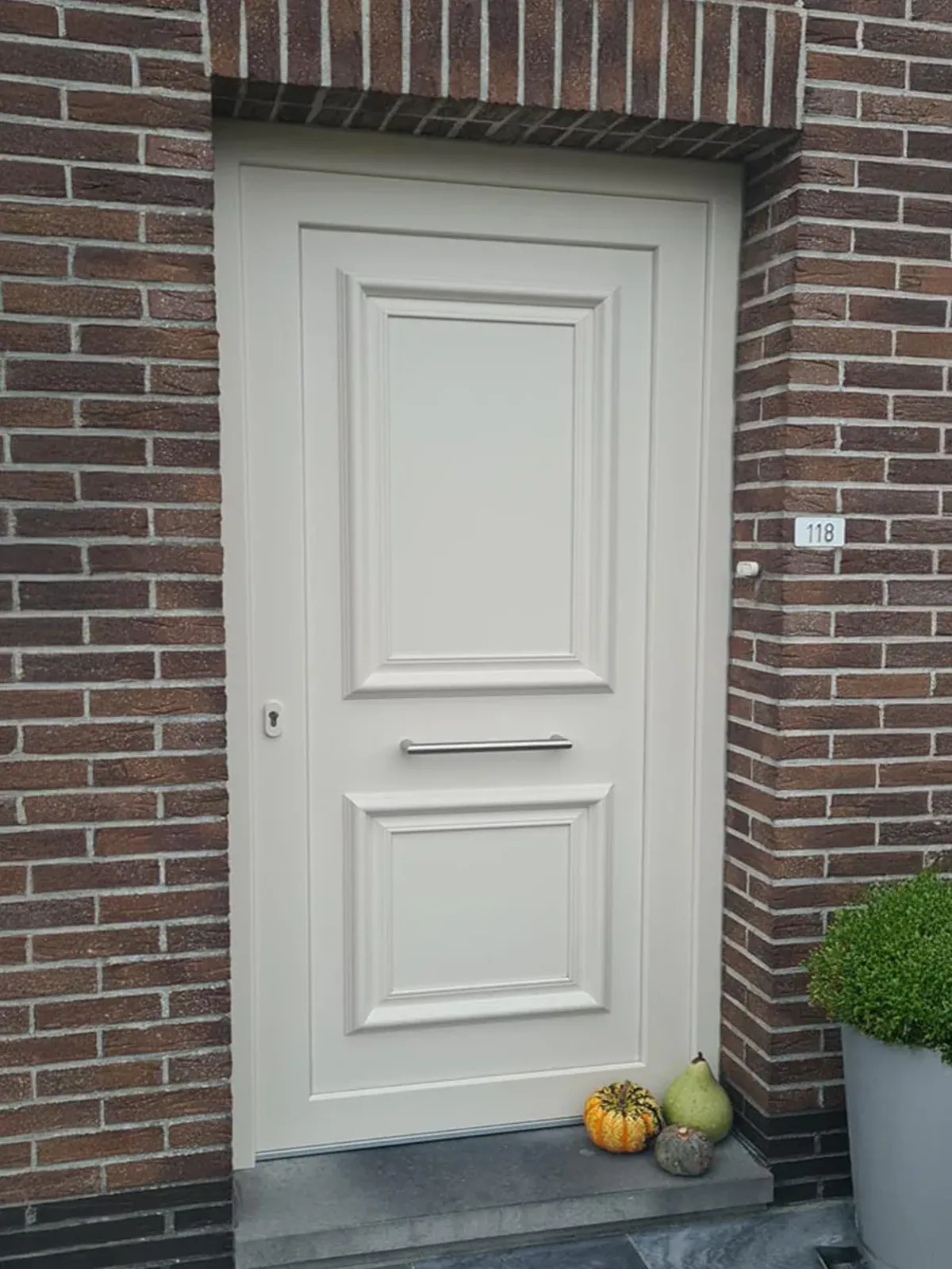 Crèmewitte PVC deur met detail